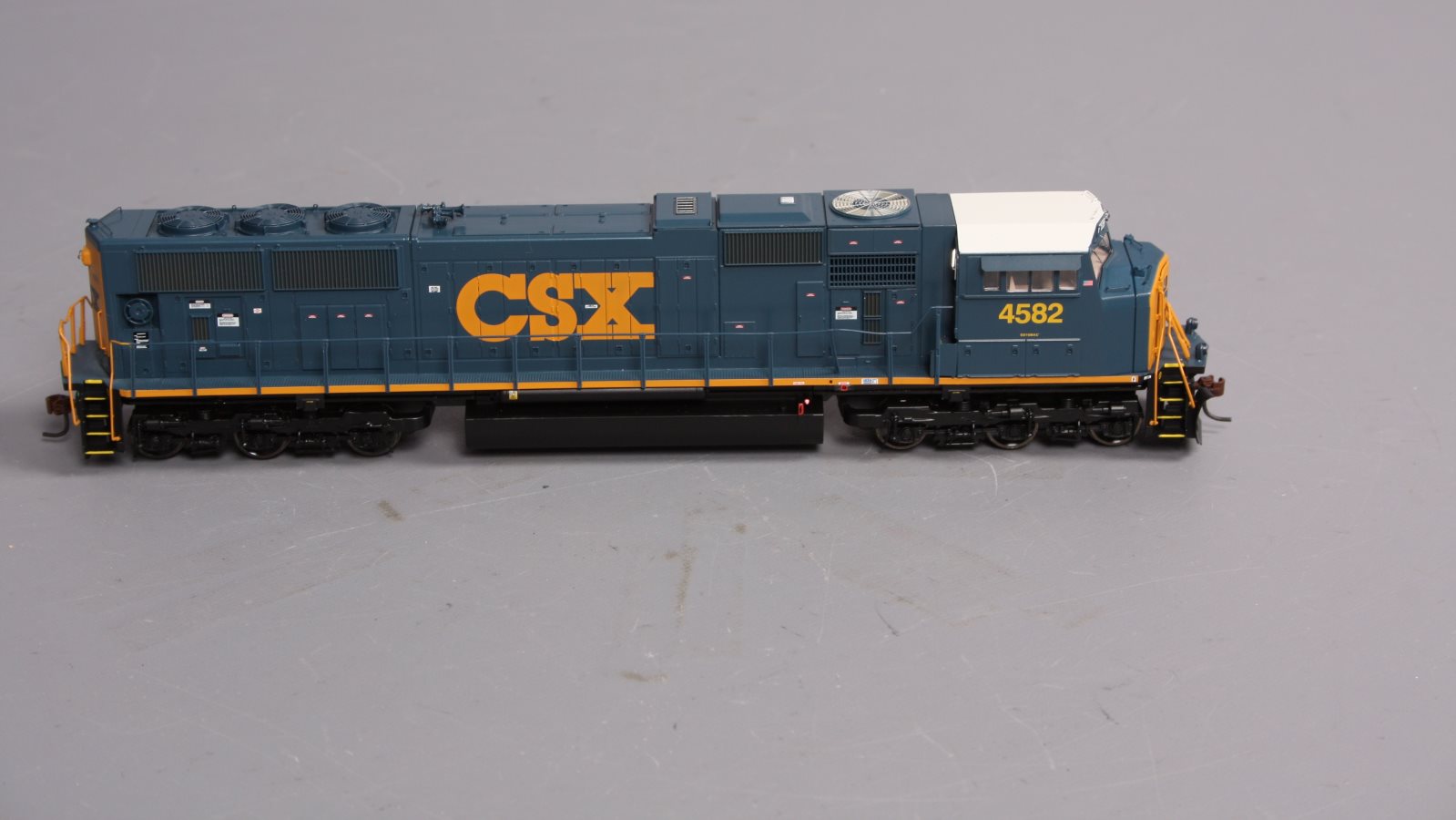 Athearn G64769 HO CSX/YN3 SD70MAC Diesel Locomotive #4582