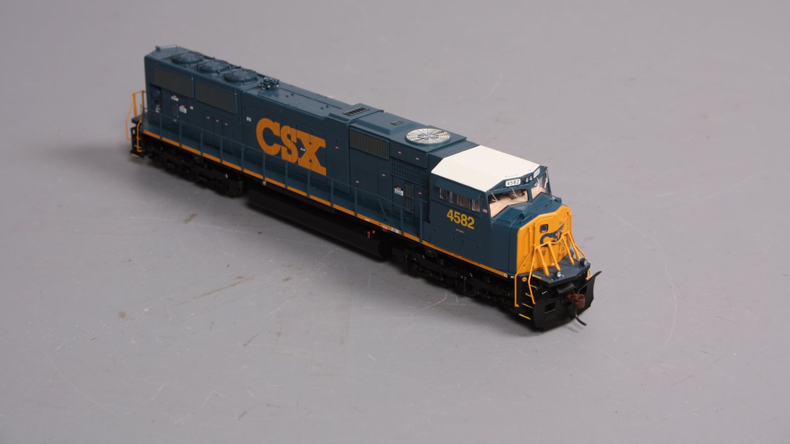 Athearn G64769 HO CSX/YN3 SD70MAC Diesel Locomotive #4582