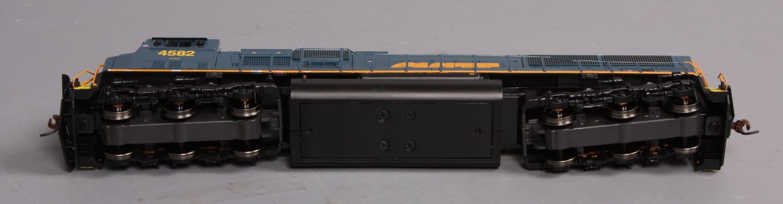 Athearn G64769 HO CSX/YN3 SD70MAC Diesel Locomotive #4582
