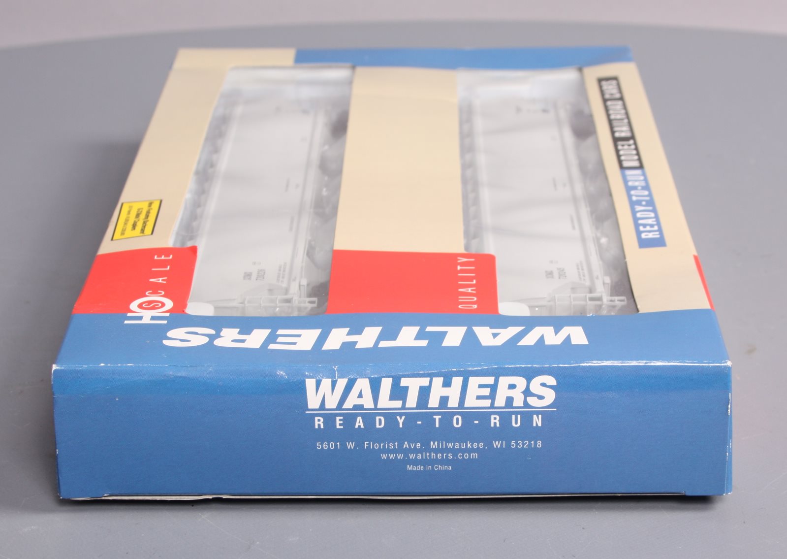 Walthers 932-27160 HO XOMX National 6200 Plastic Hoppers (Set of 2)