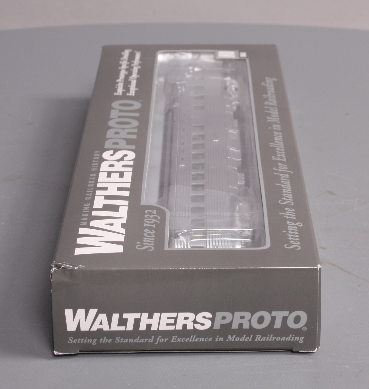 Walthers 920-9473 HO Santa Fe El Capitan 85' P-S 42-Seat Coach Observation #3248
