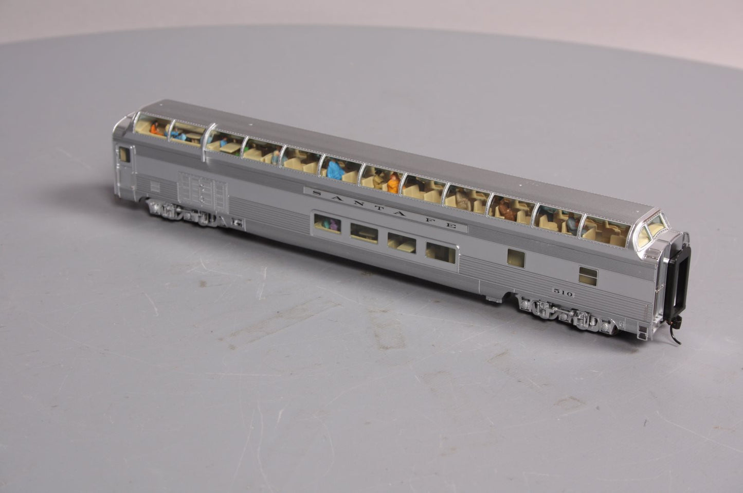 Walthers 920-9472 HO Scale Santa Fe El Capitan 85' Budd Big Dome Bar Lounge #510