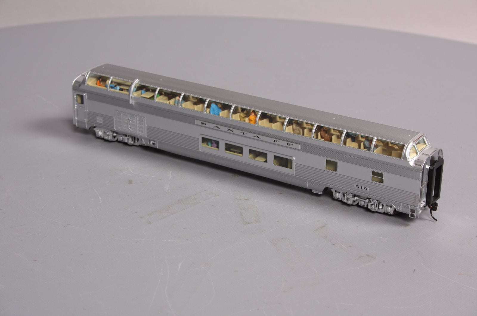 Walthers 920-9472 HO Scale Santa Fe El Capitan 85' Budd Big Dome Bar Lounge #510