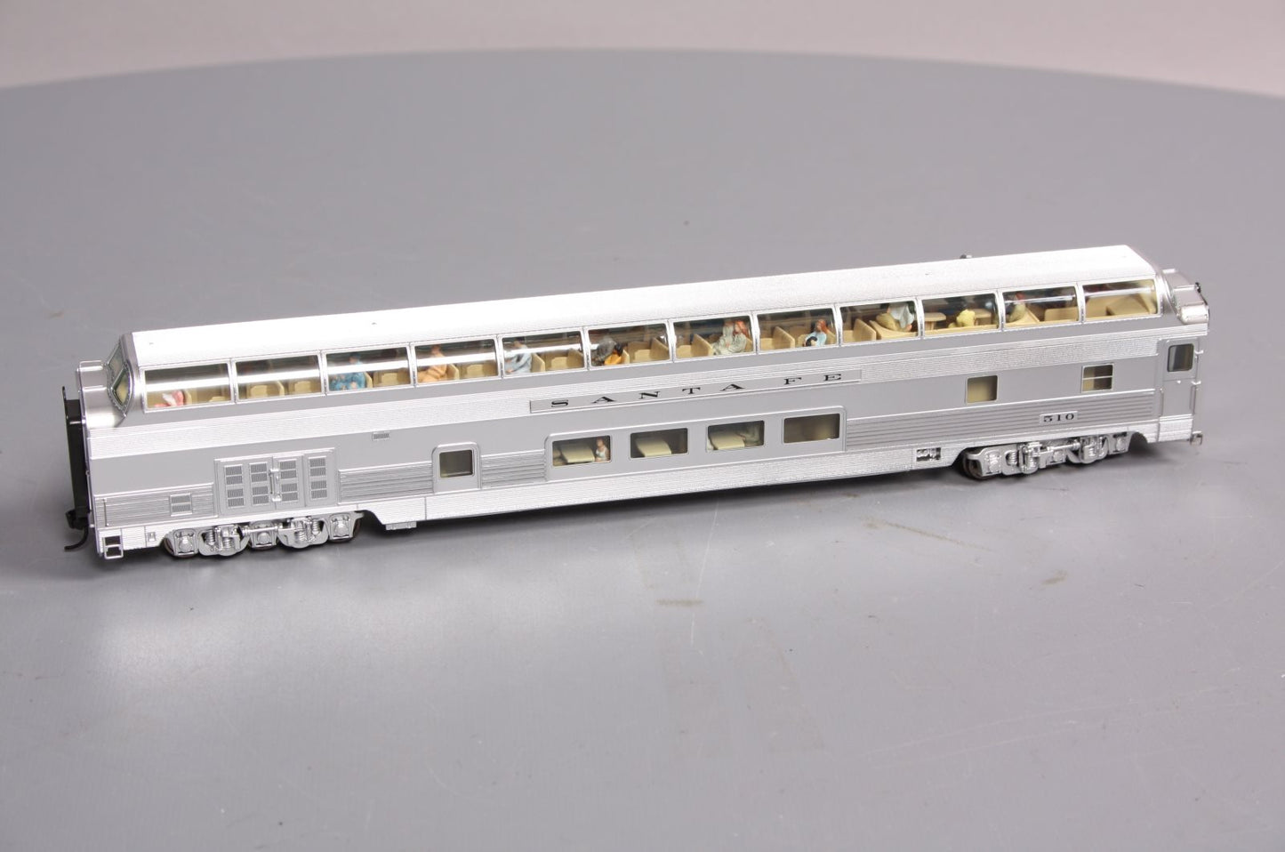 Walthers 920-9472 HO Scale Santa Fe El Capitan 85' Budd Big Dome Bar Lounge #510