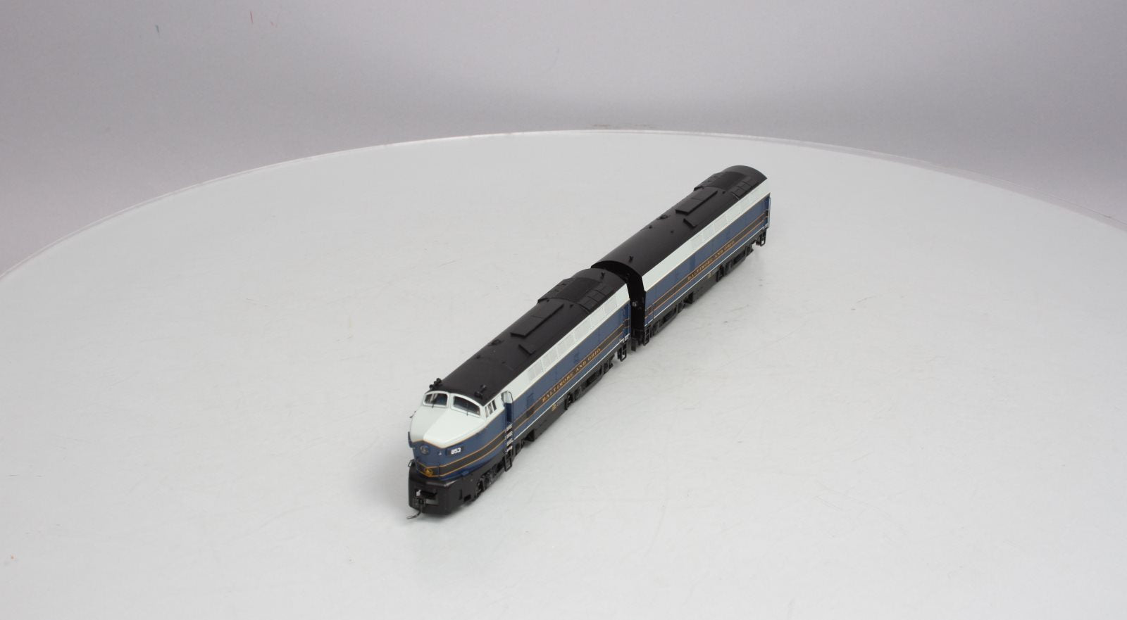 Broadway Limited 4060 HO B&O Baldwin Sharknose RF-16 A/B Diesel Locomotive
