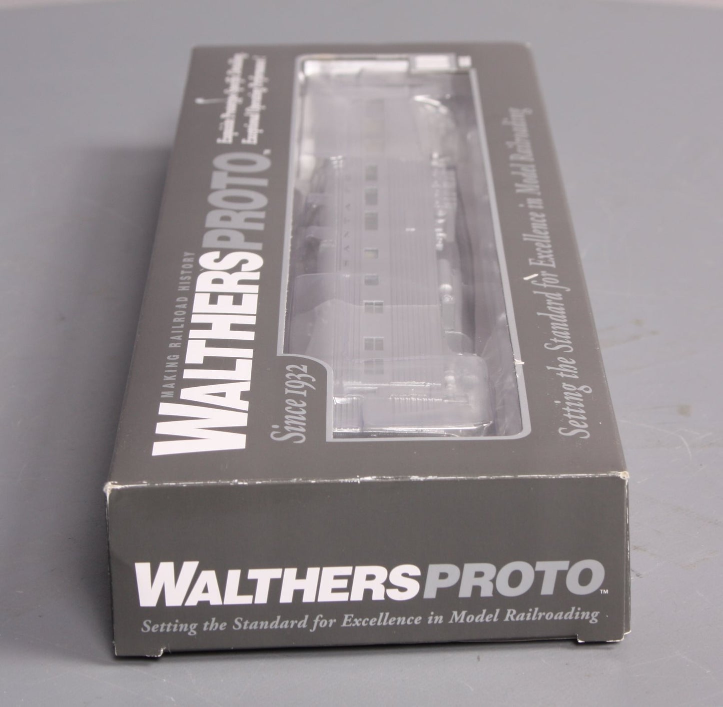 Walthers 920-9349 Santa Fe SF Chief Deluxe 85' P-S Lunch Counter Diner Dormitory