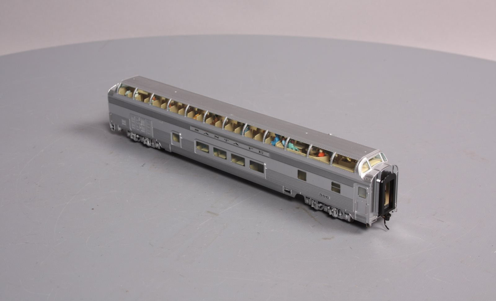 Walthers 920-9482 HO Santa Fe 1954 El Capitan Budd Big Dome Bar Lounge #506