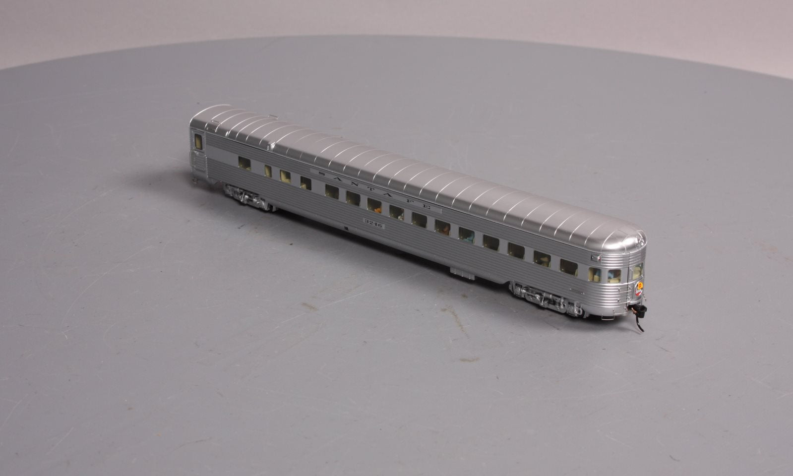 Walthers 920-9483 HO Santa Fe El Capitan 85' P-S 42-Seat Coach Observation #3246