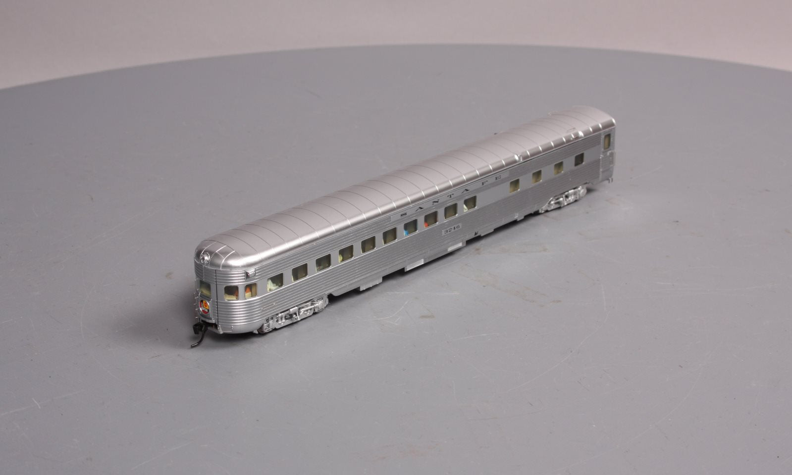 Walthers 920-9483 HO Santa Fe El Capitan 85' P-S 42-Seat Coach Observation #3246