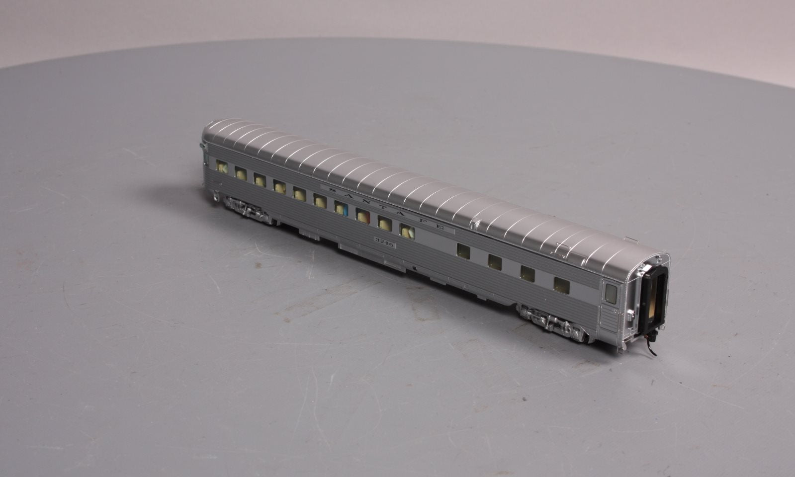Walthers 920-9483 HO Santa Fe El Capitan 85' P-S 42-Seat Coach Observation #3246