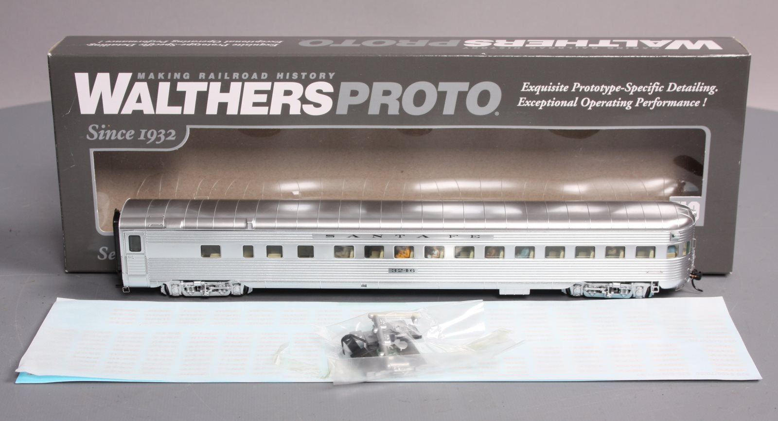 Walthers 920-9483 HO Santa Fe El Capitan 85' P-S 42-Seat Coach Observation #3246