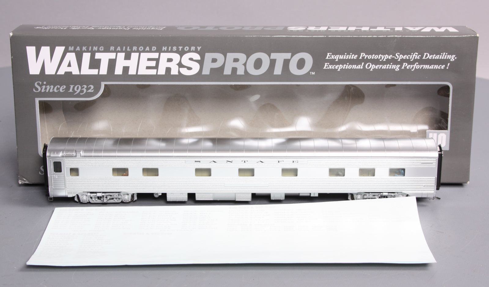 Walthers 920-9342 San Francisco Chief 85' P-S 10-3-2 Sleeper, Santa Fe (Deluxe)