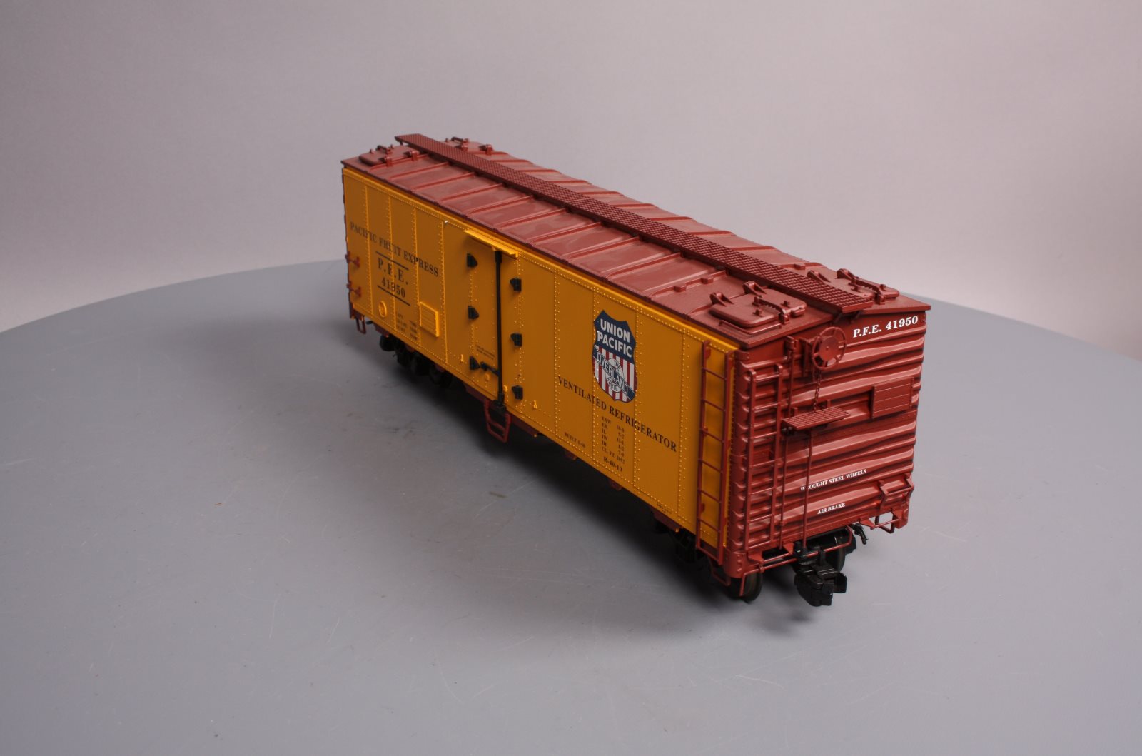 USA Trains 16521 G Union Pacific Overland 40' Refrigerator Car #41950