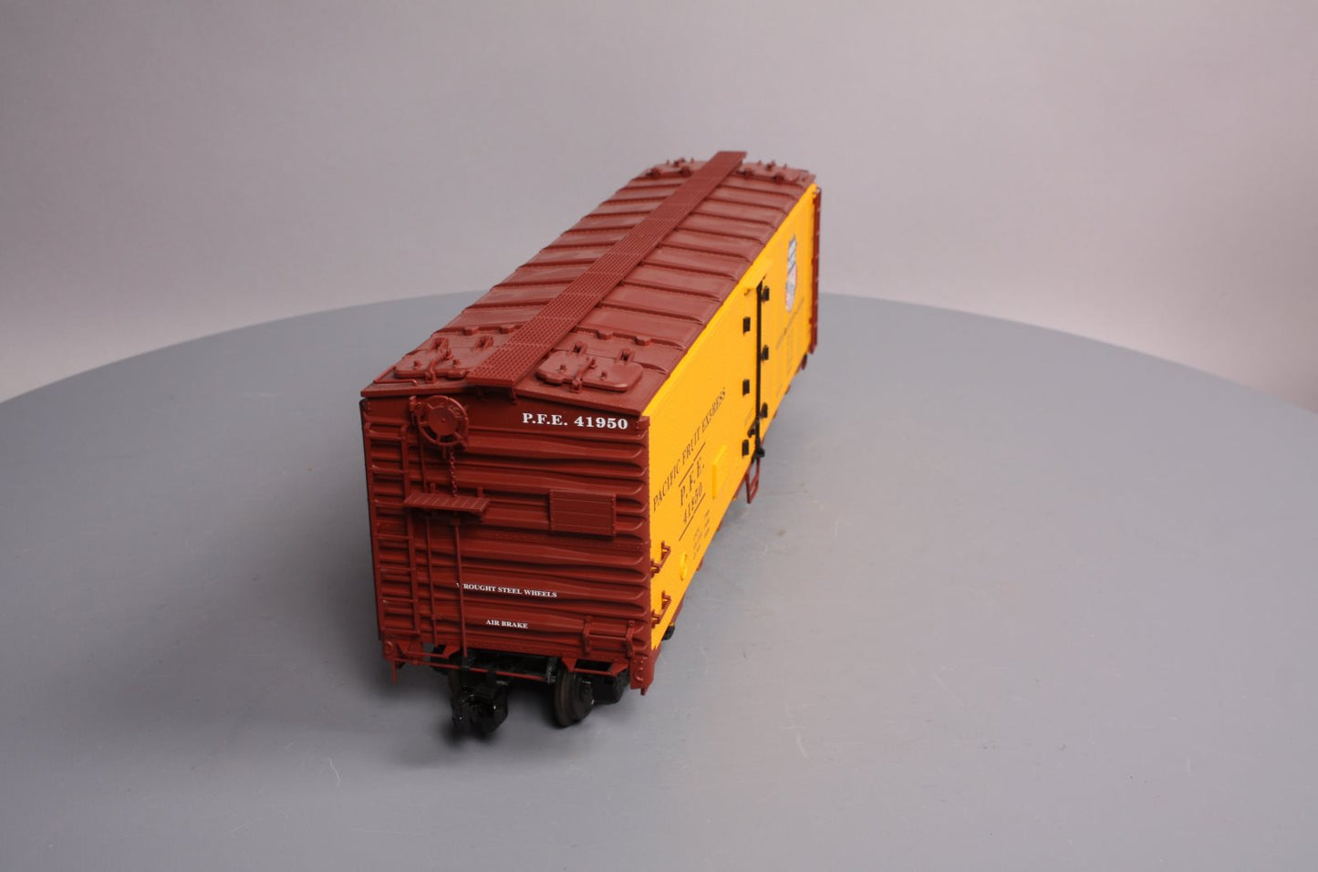USA Trains 16521 G Union Pacific Overland 40' Refrigerator Car #41950