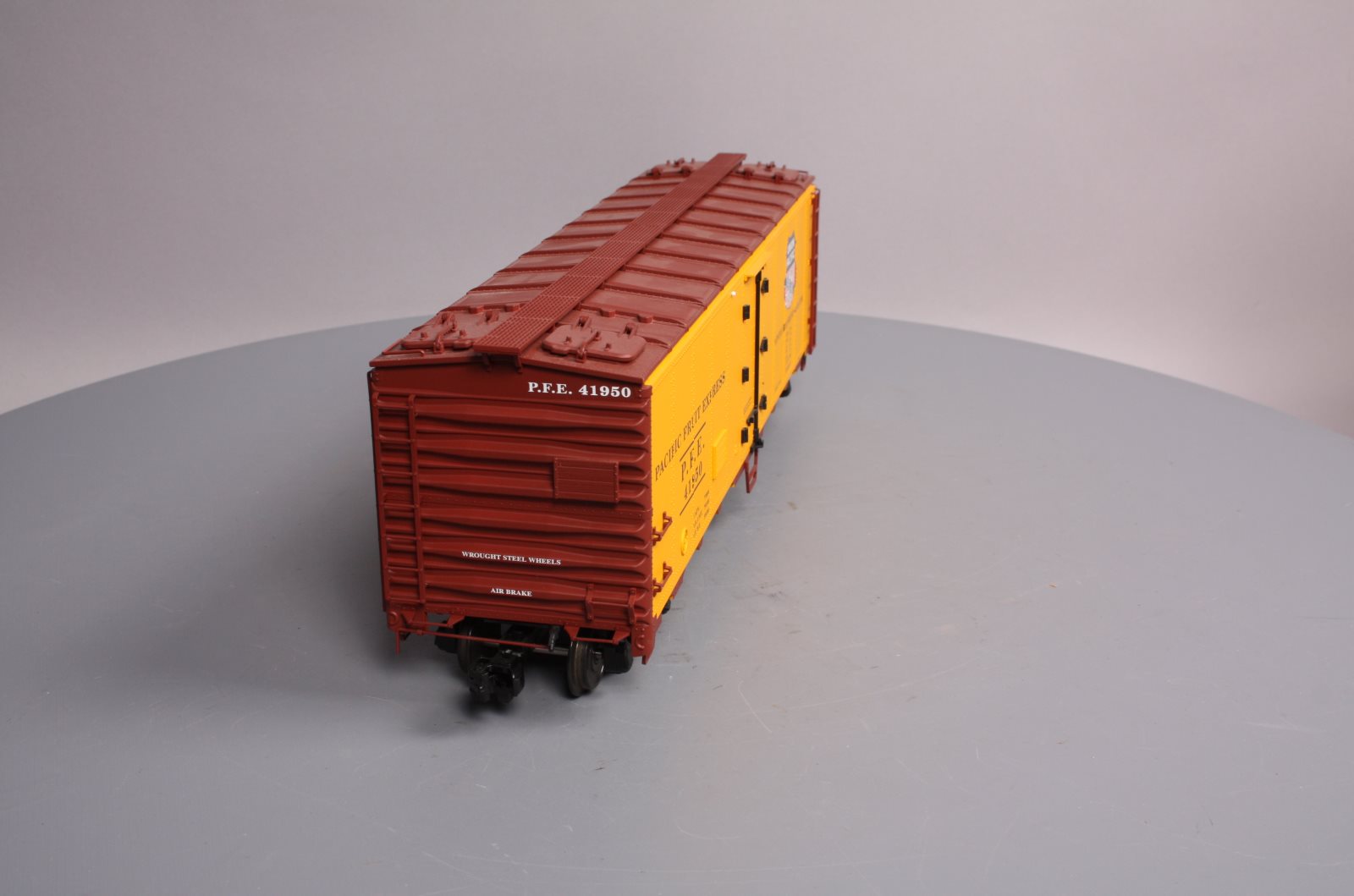 USA Trains 16521 G Union Pacific Overland 40' Refrigerator Car #41950
