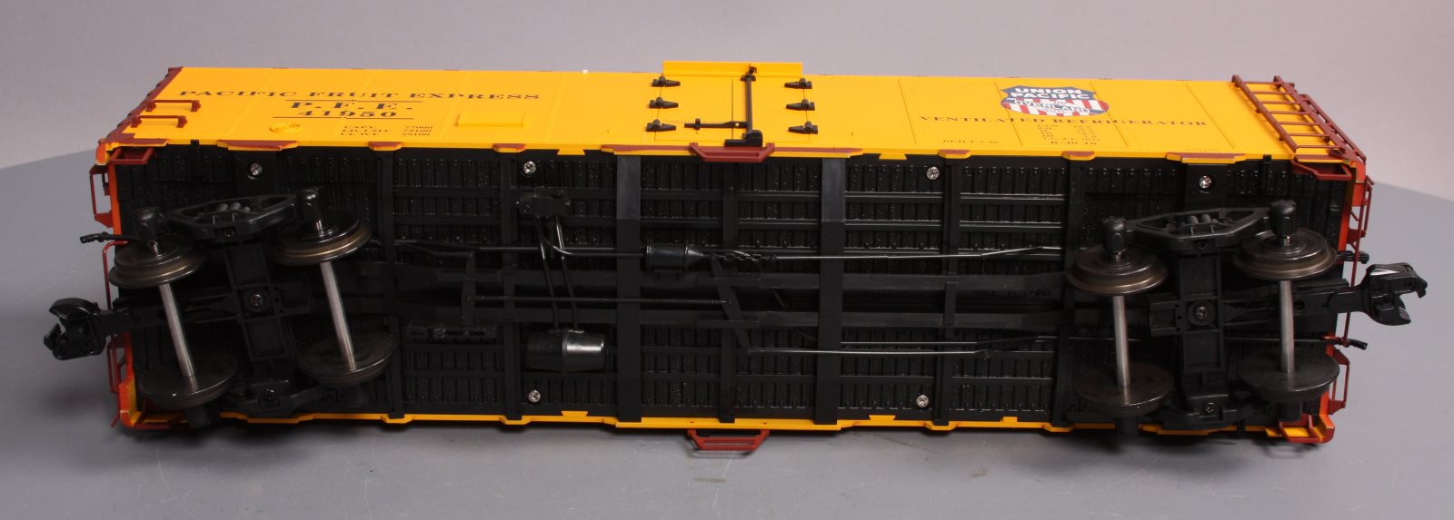 USA Trains 16521 G Union Pacific Overland 40' Refrigerator Car #41950