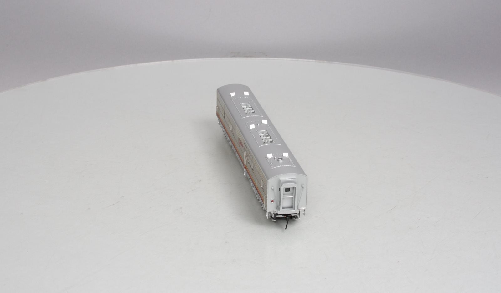 Broadway Limited 4537 HO ATSF EMC E1 B-Unit with Sound Diesel Locomotive #3A