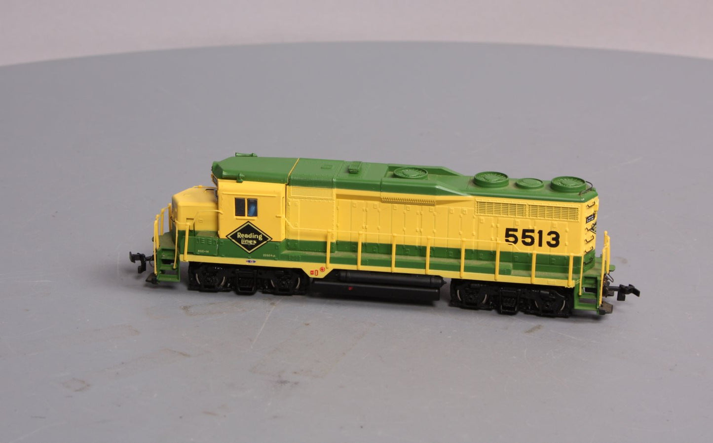 Bachmann 41-0822-10 HO Reading GP-30 Diesel Locomotive #5513