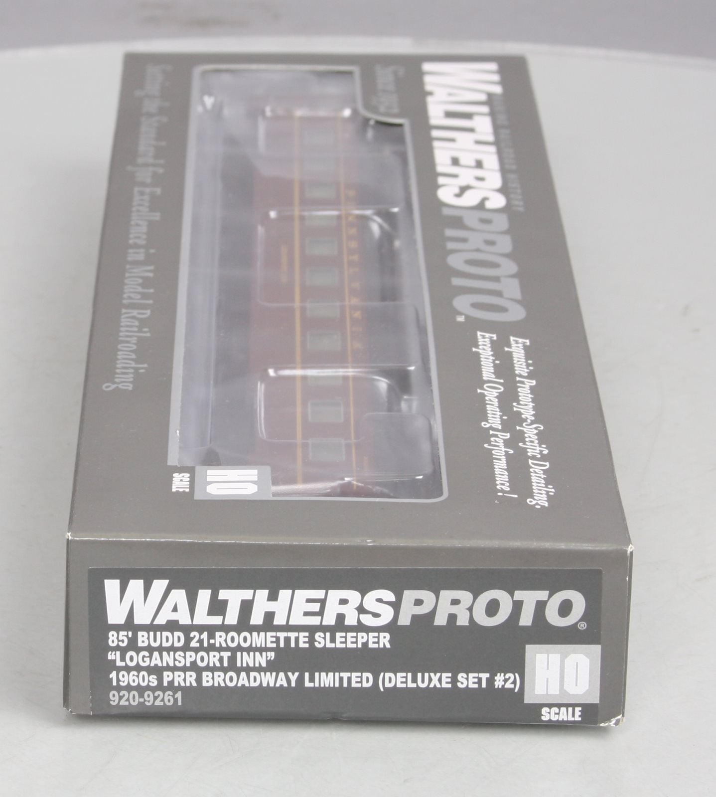Walthers 920-9261 HO Scale 85' Budd 21-Roomette Sleeper Car