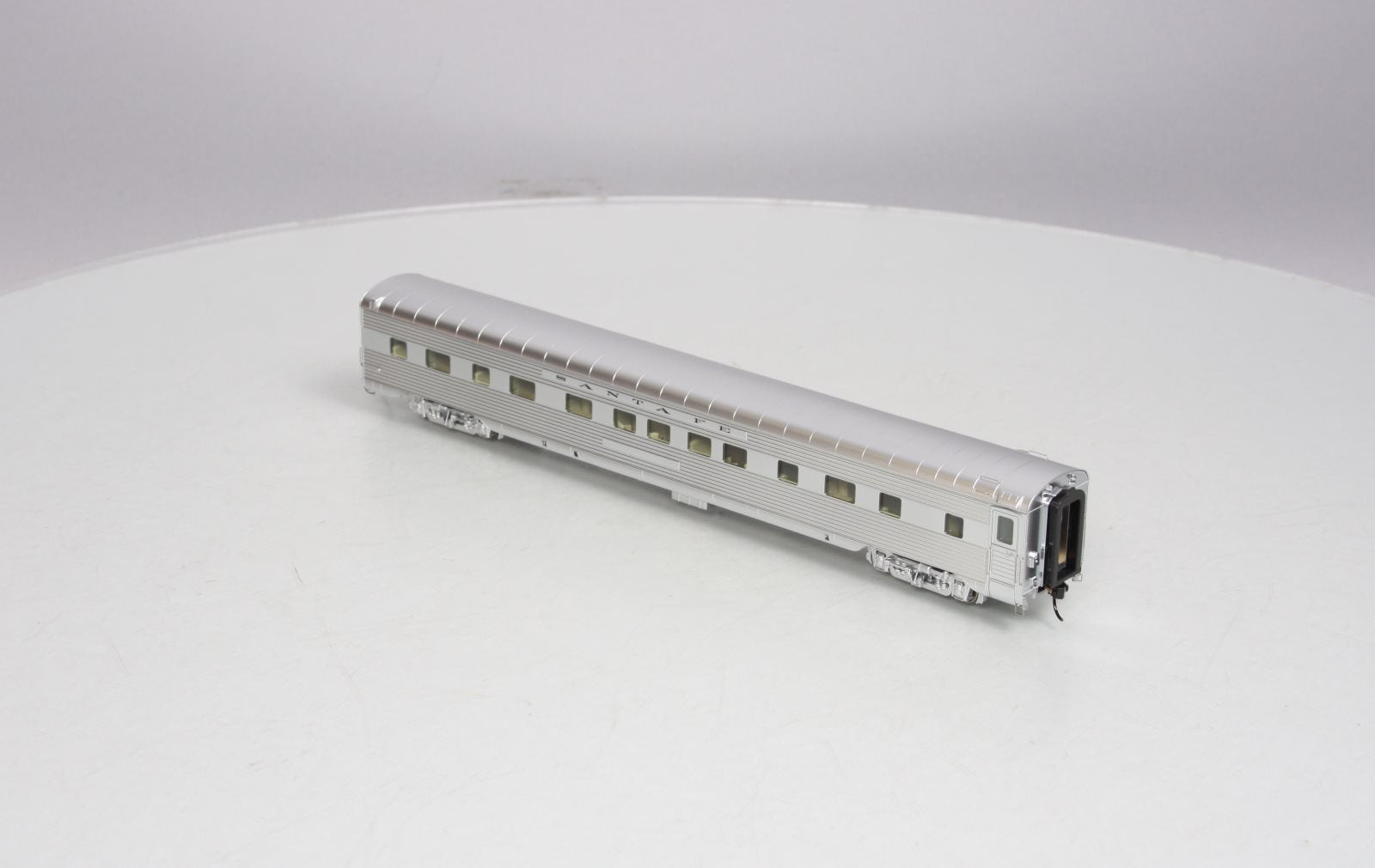 Walthers 920-9005 HO ATSF 85' PS Series 4-4-2 Sleeper