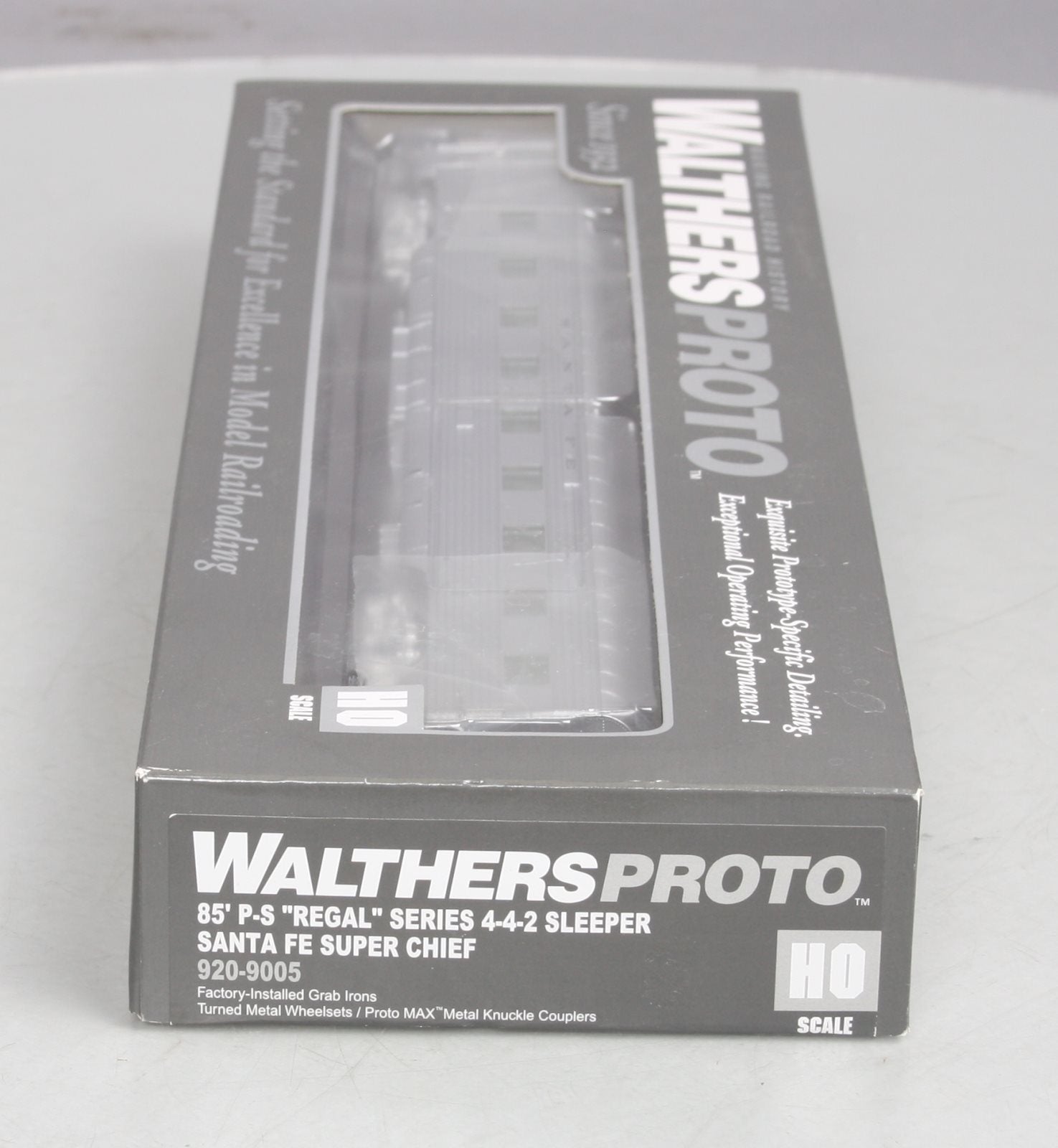 Walthers 920-9005 HO ATSF 85' PS Series 4-4-2 Sleeper