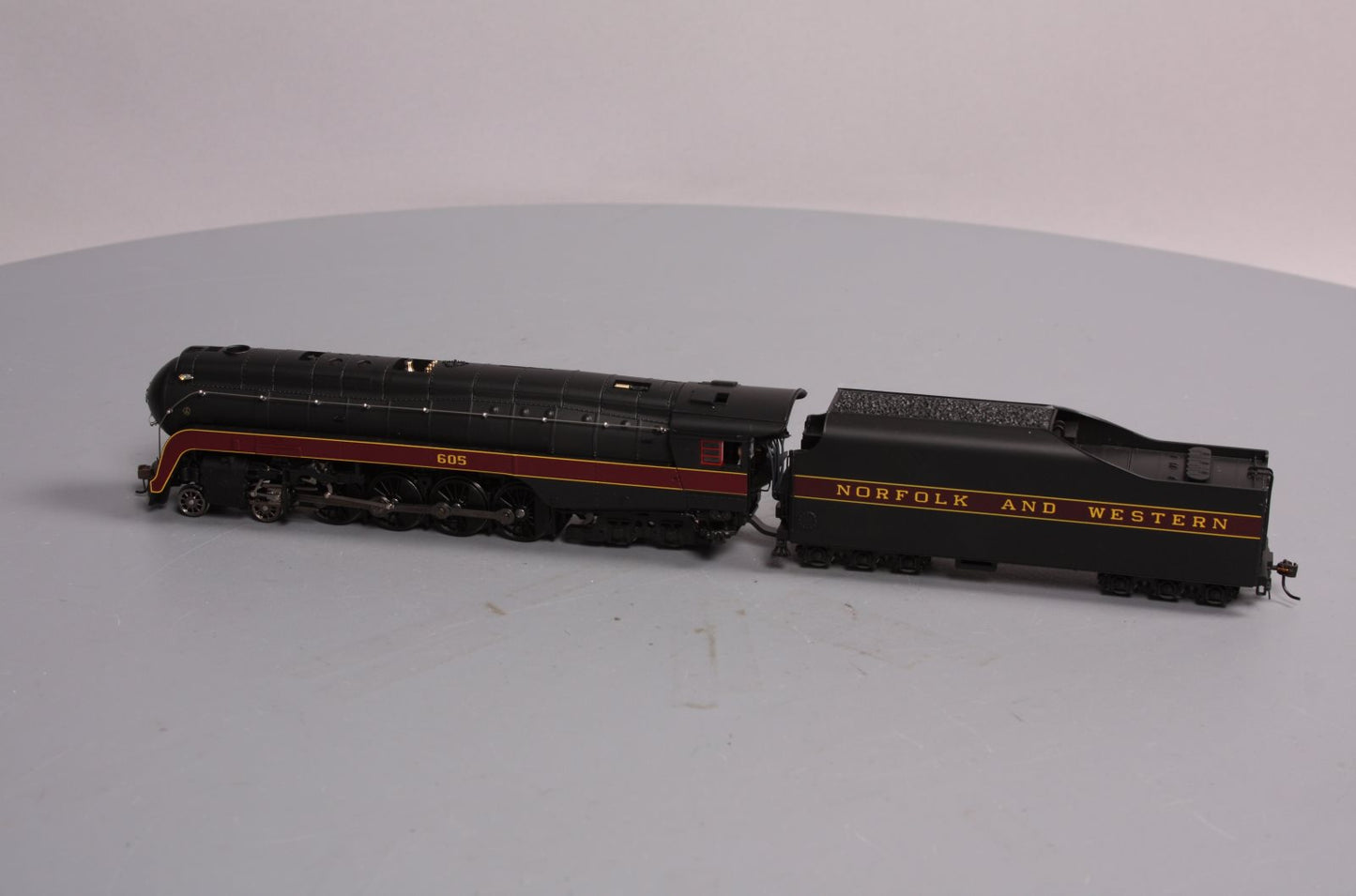 Broadway Limited 2552 HO Norfolk & Western Class J 4-8-4 Paragon2™ #605
