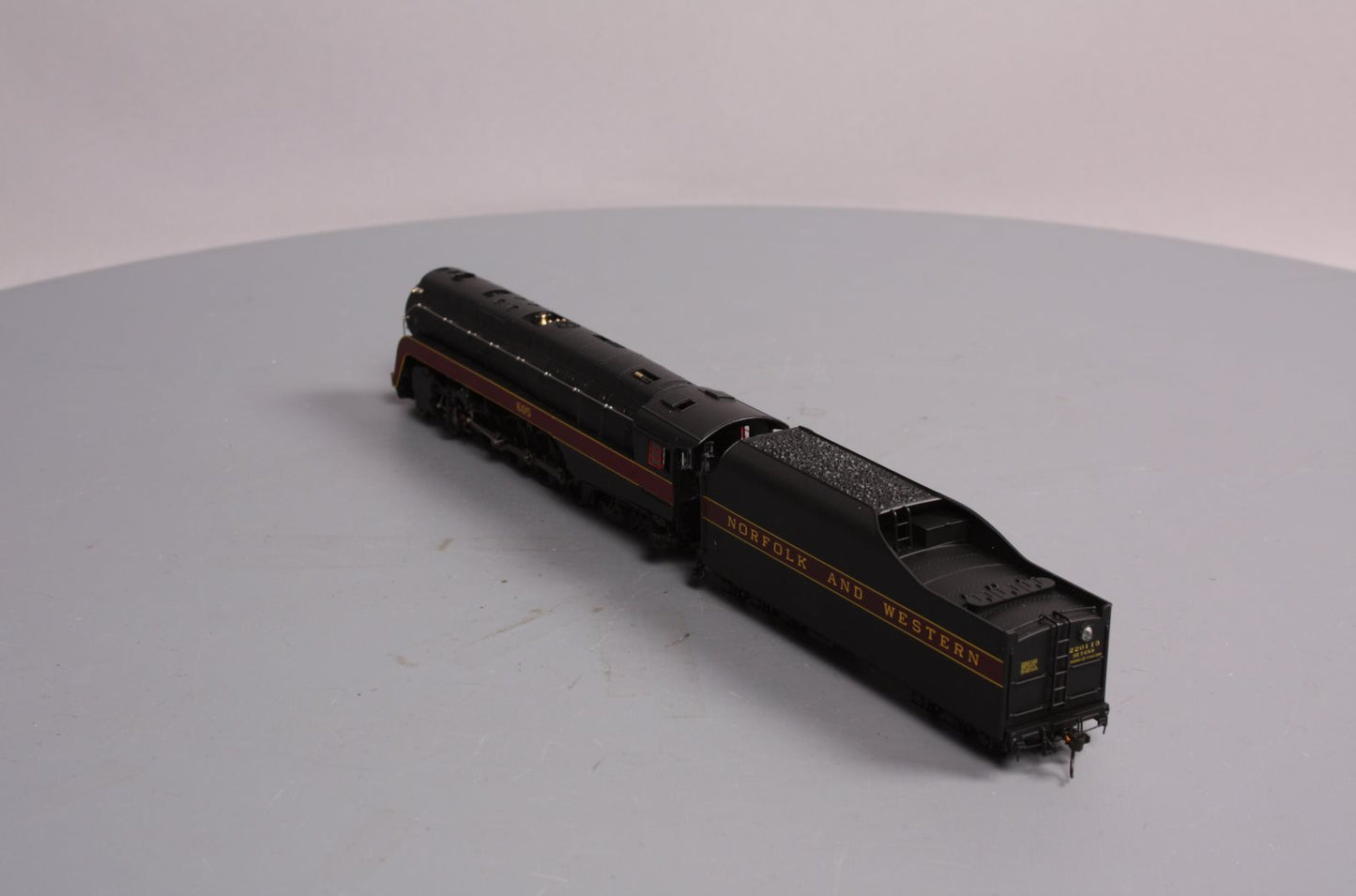 Broadway Limited 2552 HO Norfolk & Western Class J 4-8-4 Paragon2™ #605
