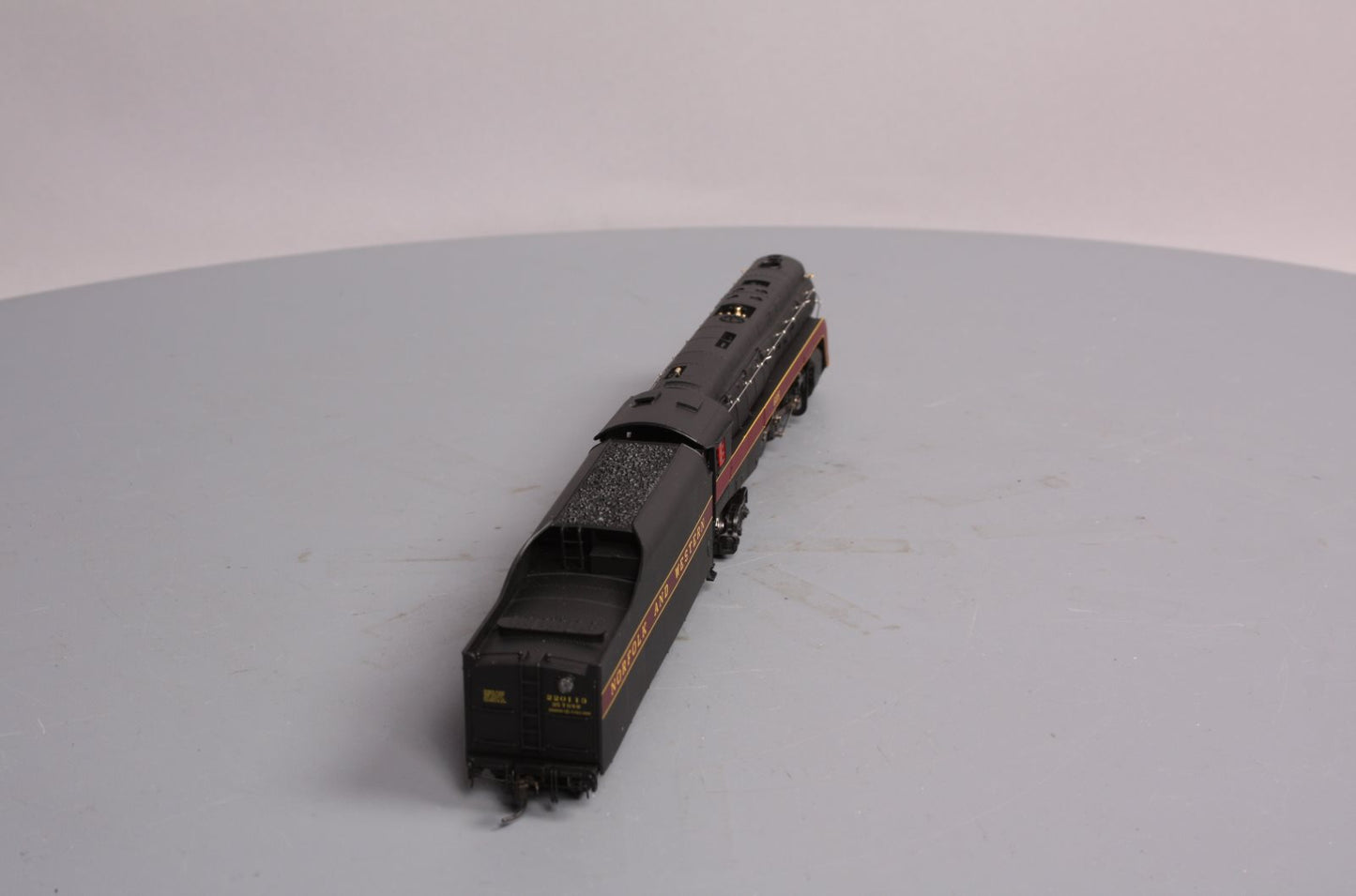 Broadway Limited 2552 HO Norfolk & Western Class J 4-8-4 Paragon2™ #605