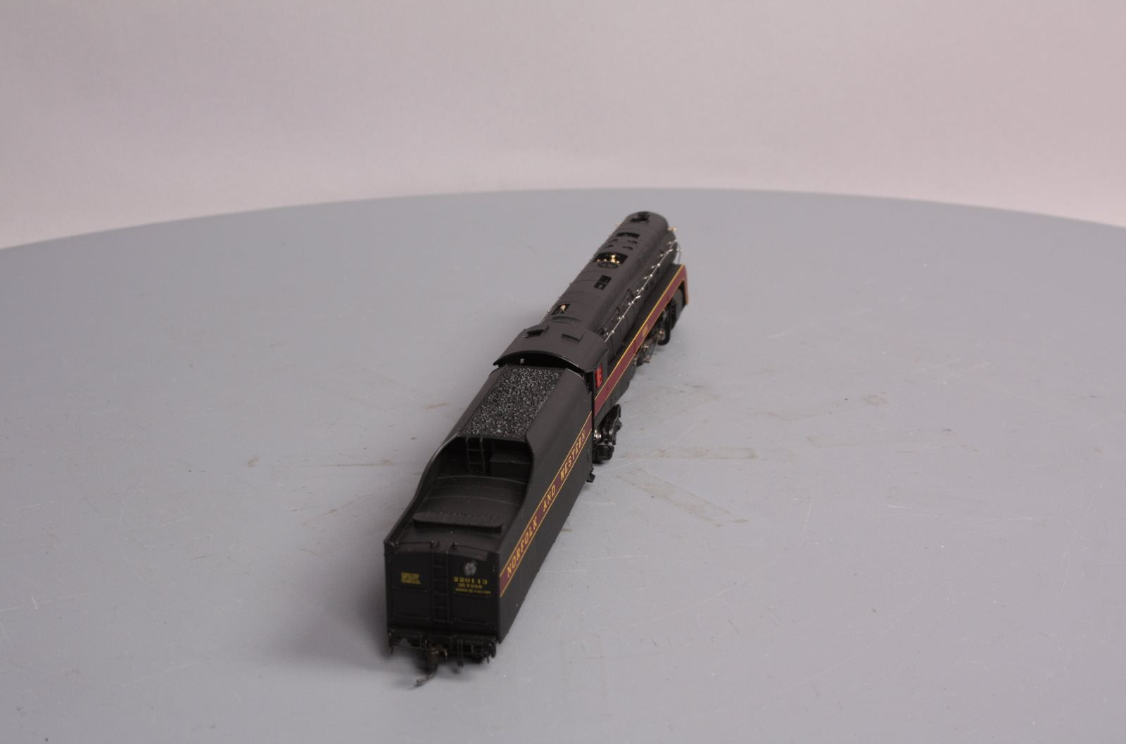 Broadway Limited 2552 HO Norfolk & Western Class J 4-8-4 Paragon2™ #605