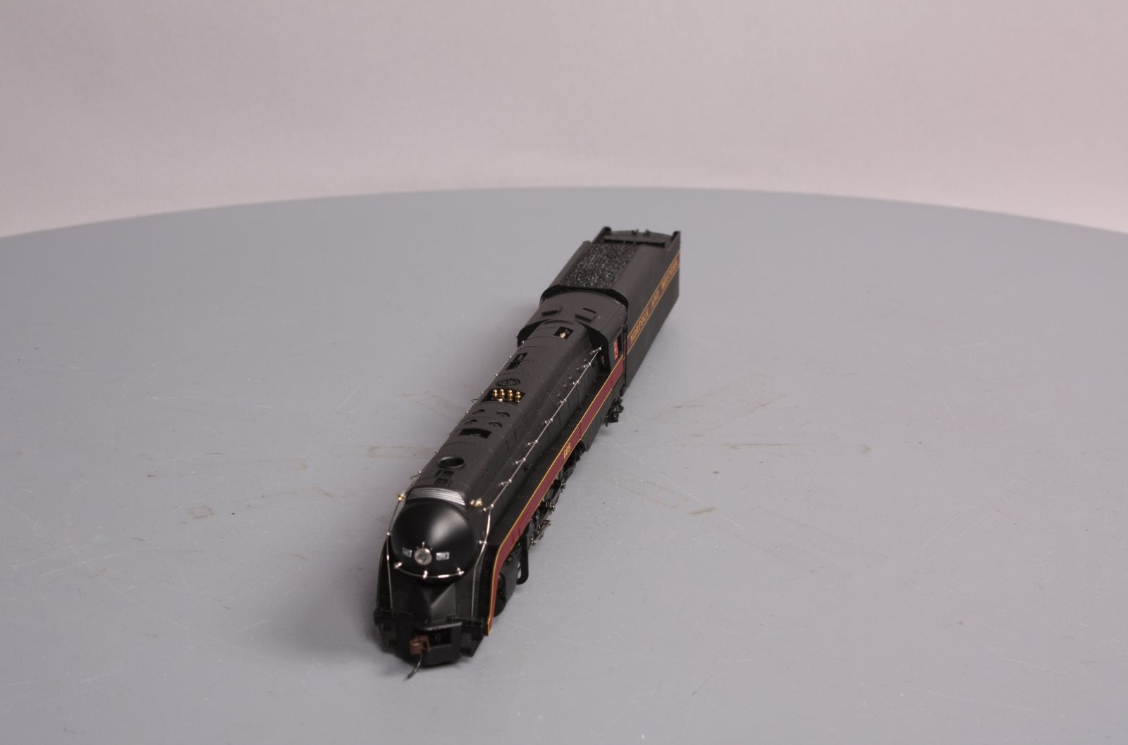 Broadway Limited 2552 HO Norfolk & Western Class J 4-8-4 Paragon2™ #605
