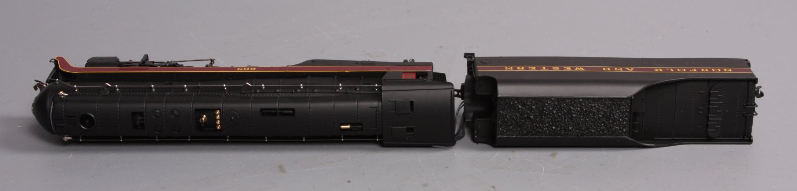 Broadway Limited 2552 HO Norfolk & Western Class J 4-8-4 Paragon2™ #605