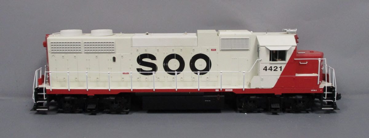 USA Trains 22215 G Soo Line GP38-2 Powered Diesel Locomotive #4420