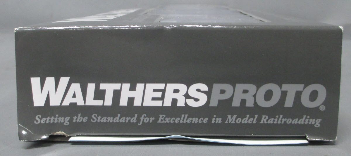 Walthers 920-9485 46-St Cch Dlx2 ATSF #2818