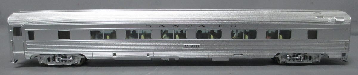 Walthers 920-9475 HO Santa Fe 85' Budd 46-Seat Coach Car #2833