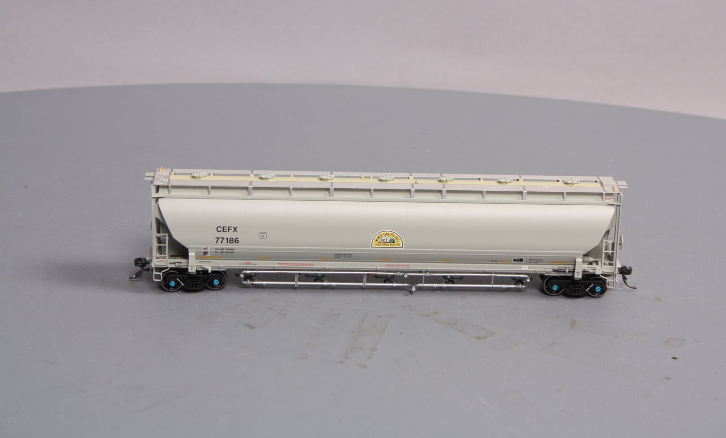 BLMA Models 54017 HO CEFX 5660 Covered Hopper #77186