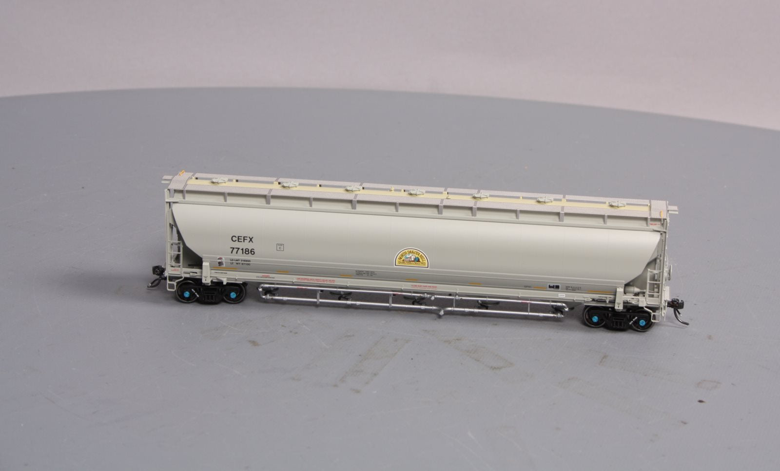 BLMA Models 54017 HO CEFX 5660 Covered Hopper #77186