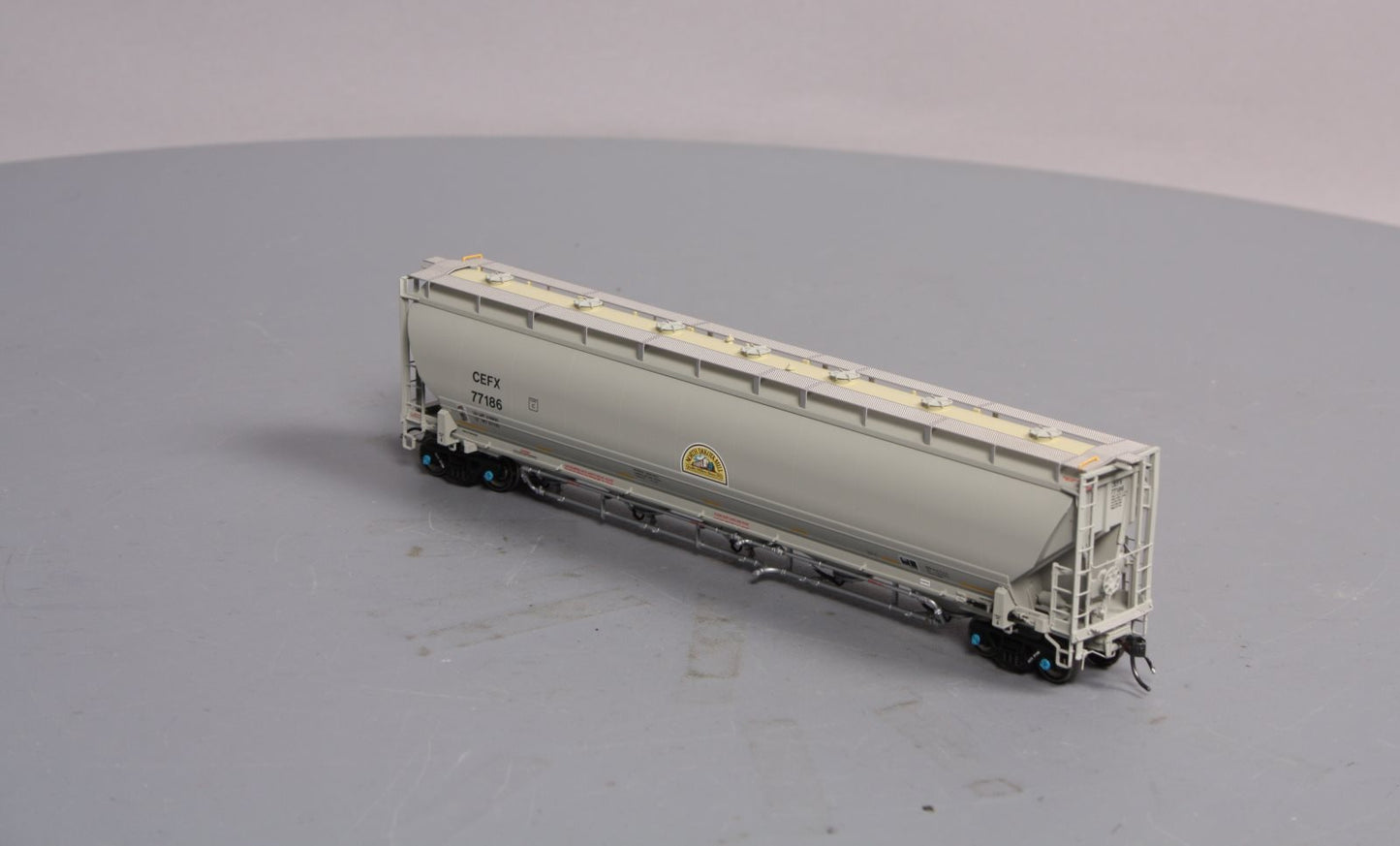 BLMA Models 54017 HO CEFX 5660 Covered Hopper #77186