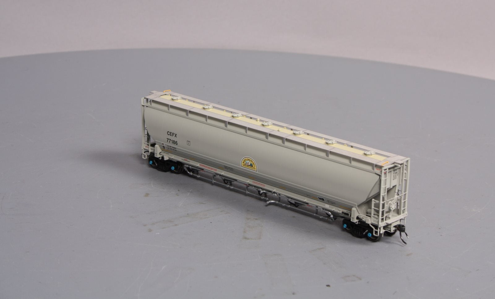 BLMA Models 54017 HO CEFX 5660 Covered Hopper #77186