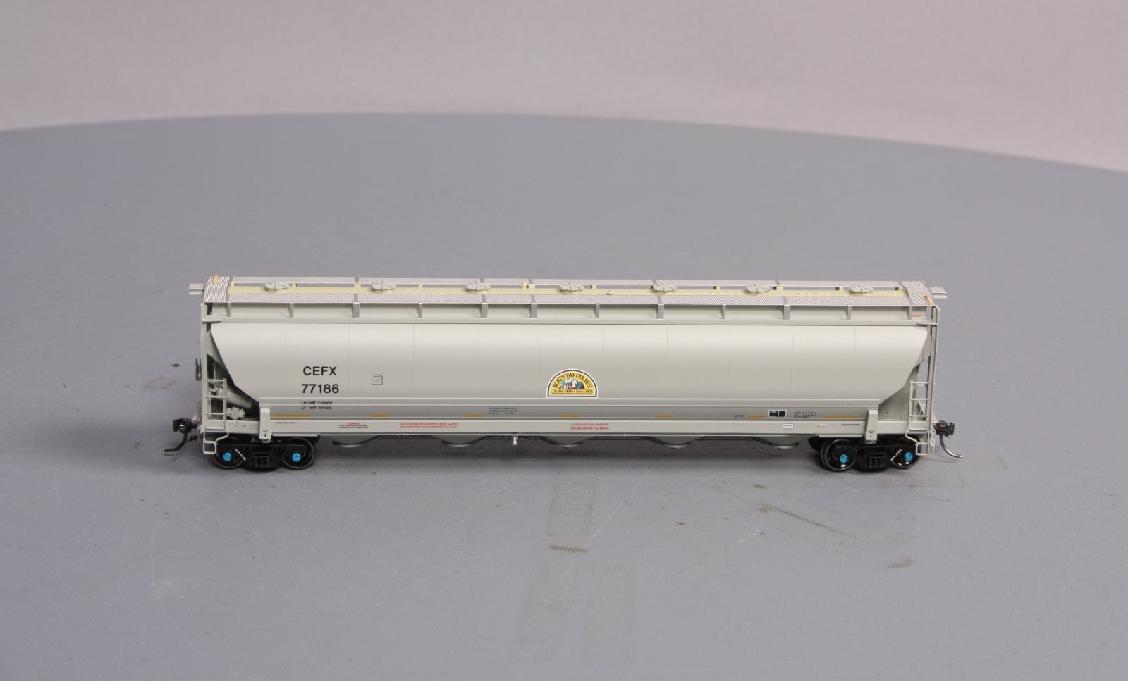 BLMA Models 54017 HO CEFX 5660 Covered Hopper #77186