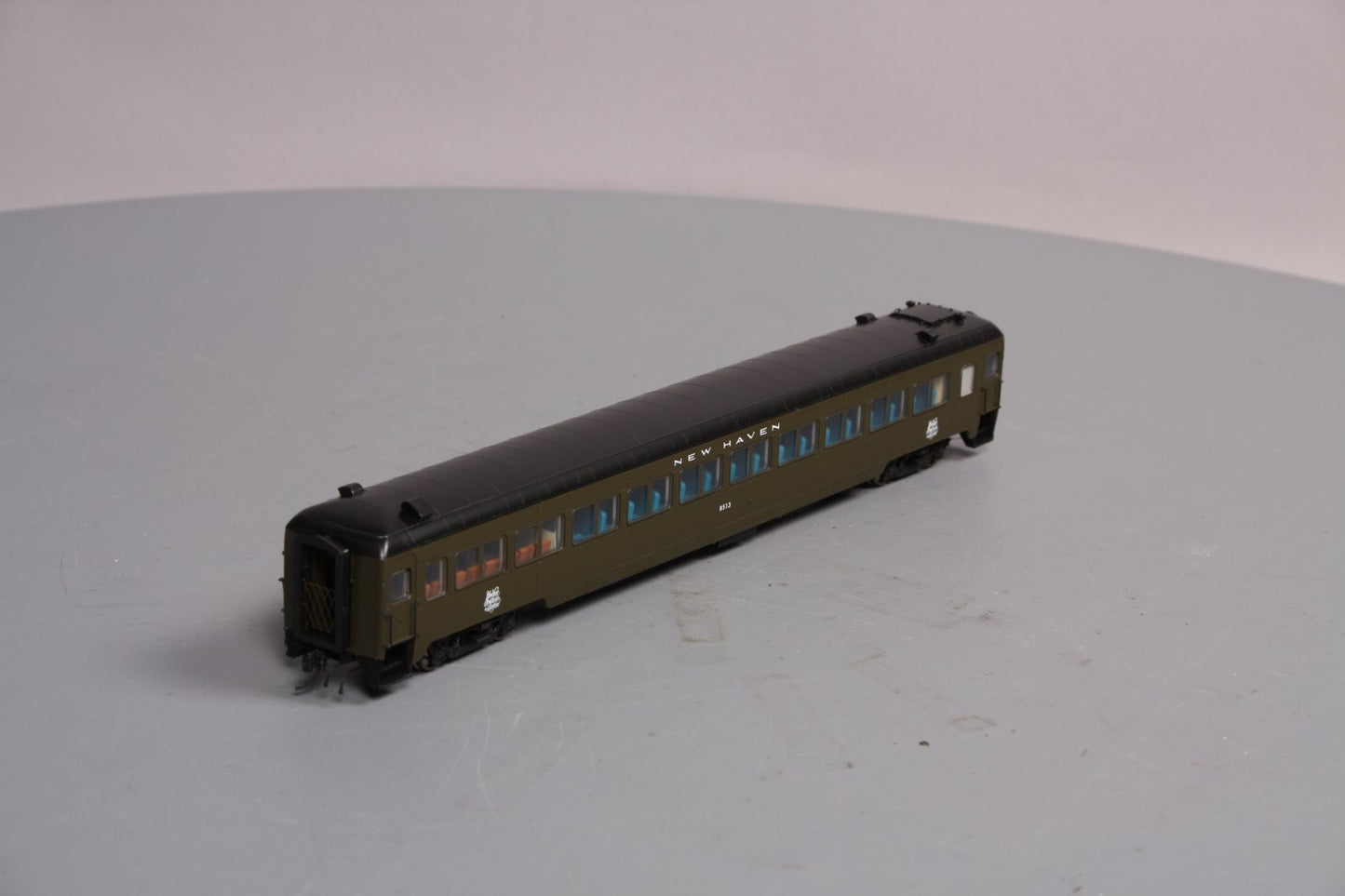 Rapido Trains 109104 HO New Haven 10-Window Smoker Coach #8513