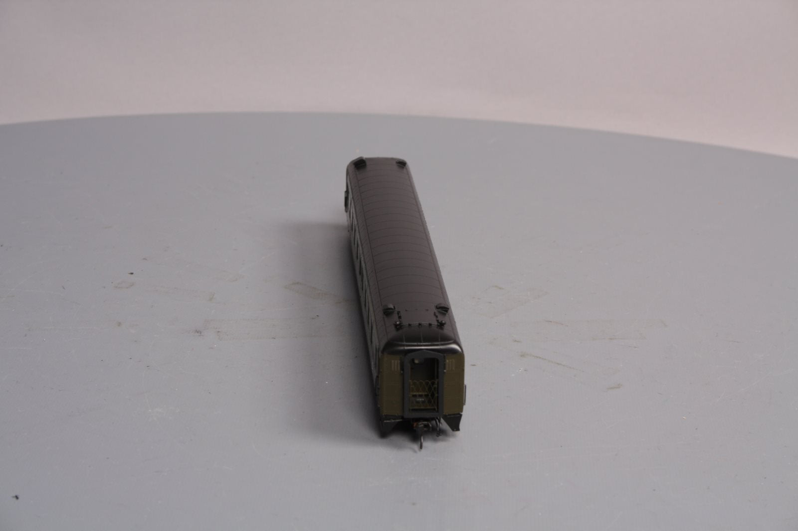 Rapido Trains 109104 HO New Haven 10-Window Smoker Coach #8513