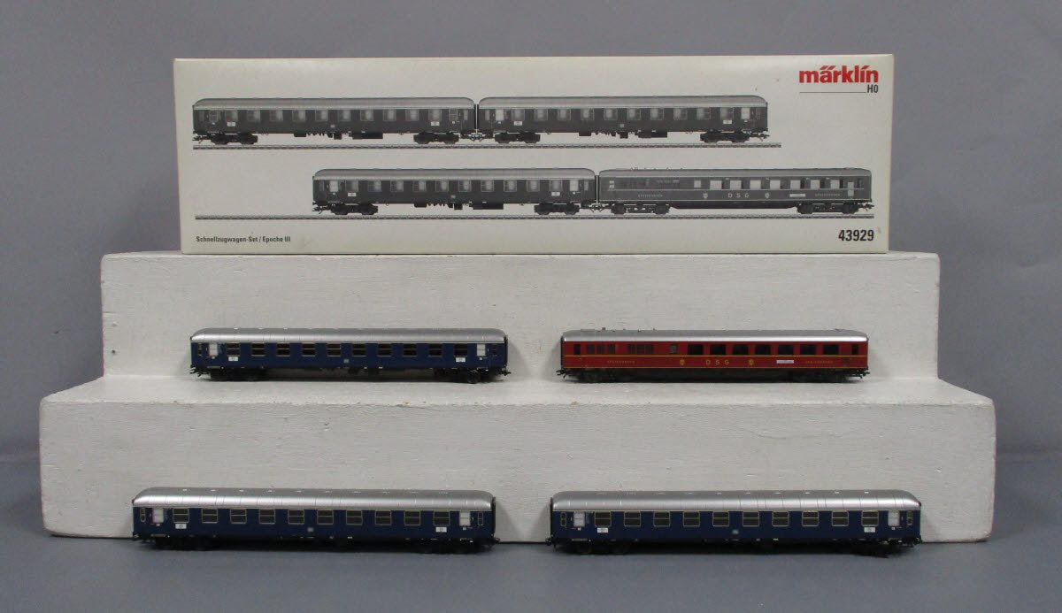 Marklin 43929 HO Scale Deutsche Bahn Type Bum 234 Passenger Car