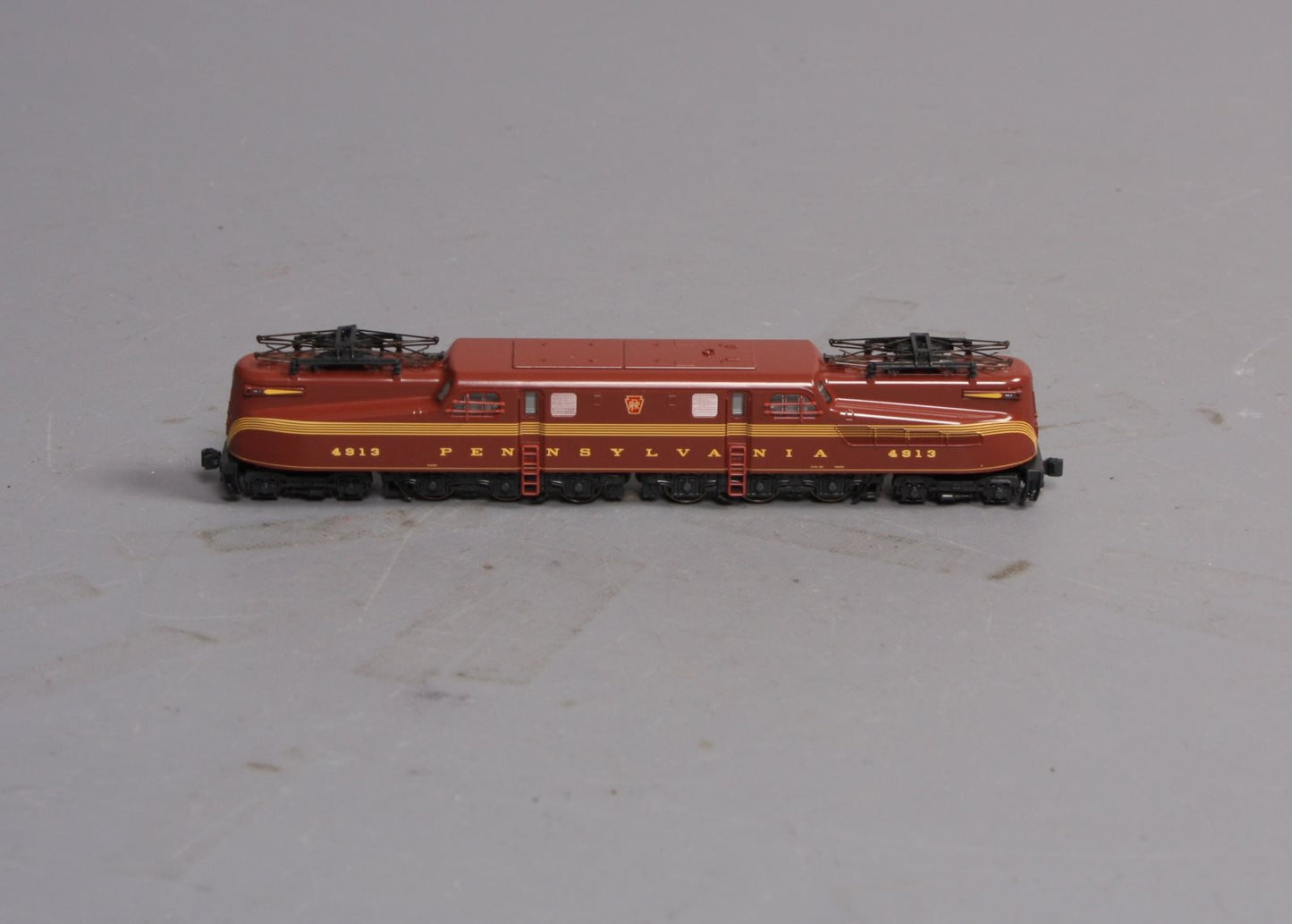 Kato 137-2003 N Pennsylvania GG-1 Electric Locomotive #4913