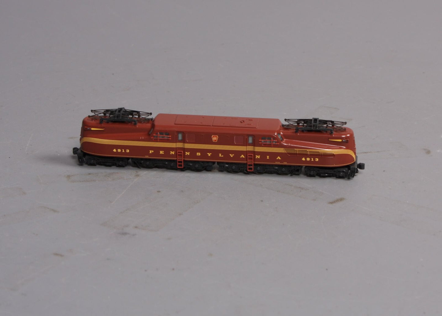 Kato 137-2003 N Pennsylvania GG-1 Electric Locomotive #4913