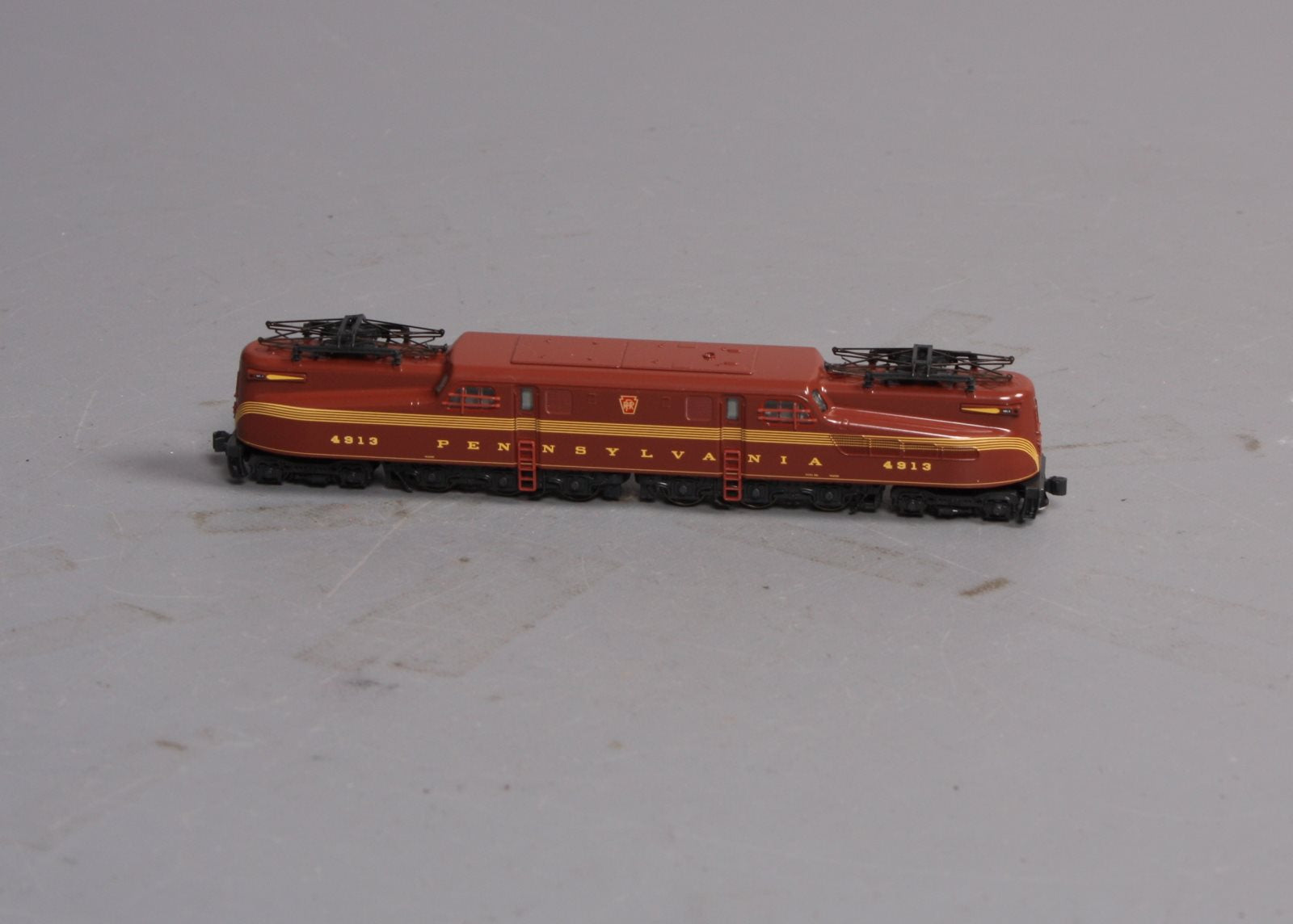 Kato 137-2003 N Pennsylvania GG-1 Electric Locomotive #4913