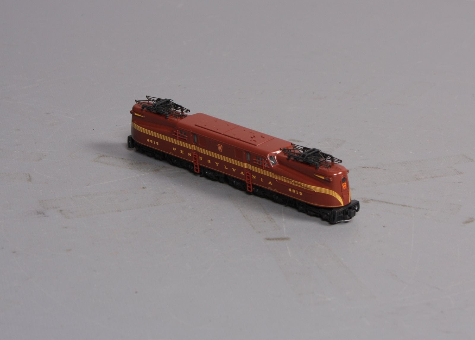 Kato 137-2003 N Pennsylvania GG-1 Electric Locomotive #4913