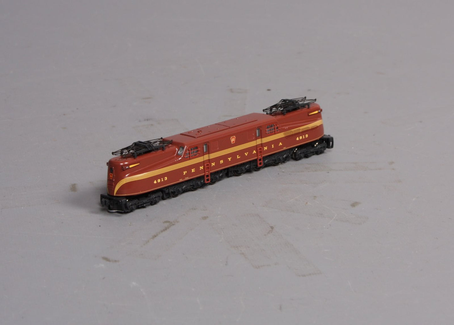 Kato 137-2003 N Pennsylvania GG-1 Electric Locomotive #4913