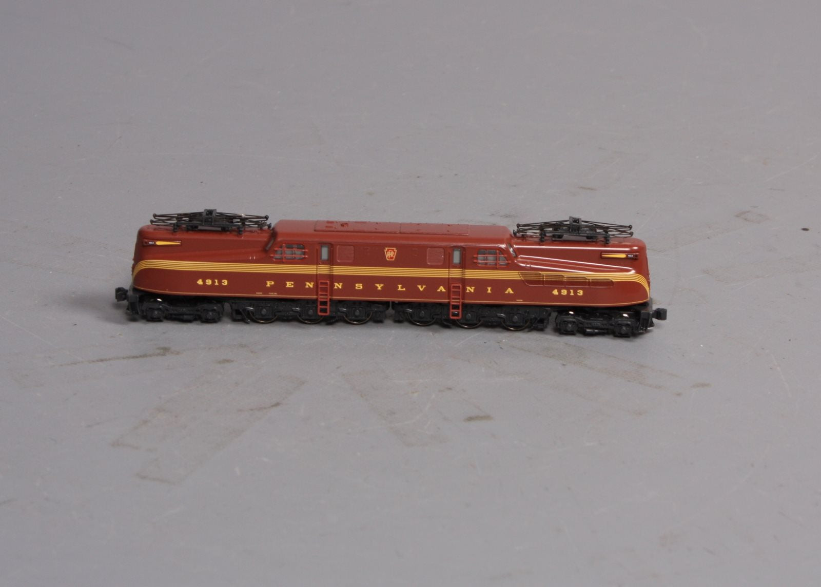 Kato 137-2003 N Pennsylvania GG-1 Electric Locomotive #4913