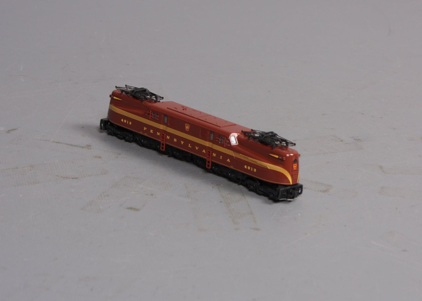 Kato 137-2003 N Pennsylvania GG-1 Electric Locomotive #4913