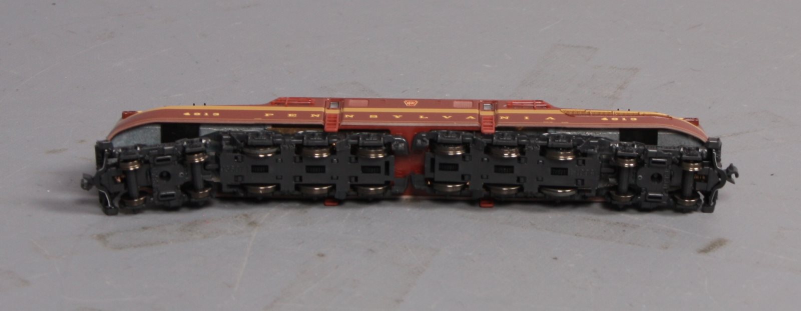 Kato 137-2003 N Pennsylvania GG-1 Electric Locomotive #4913